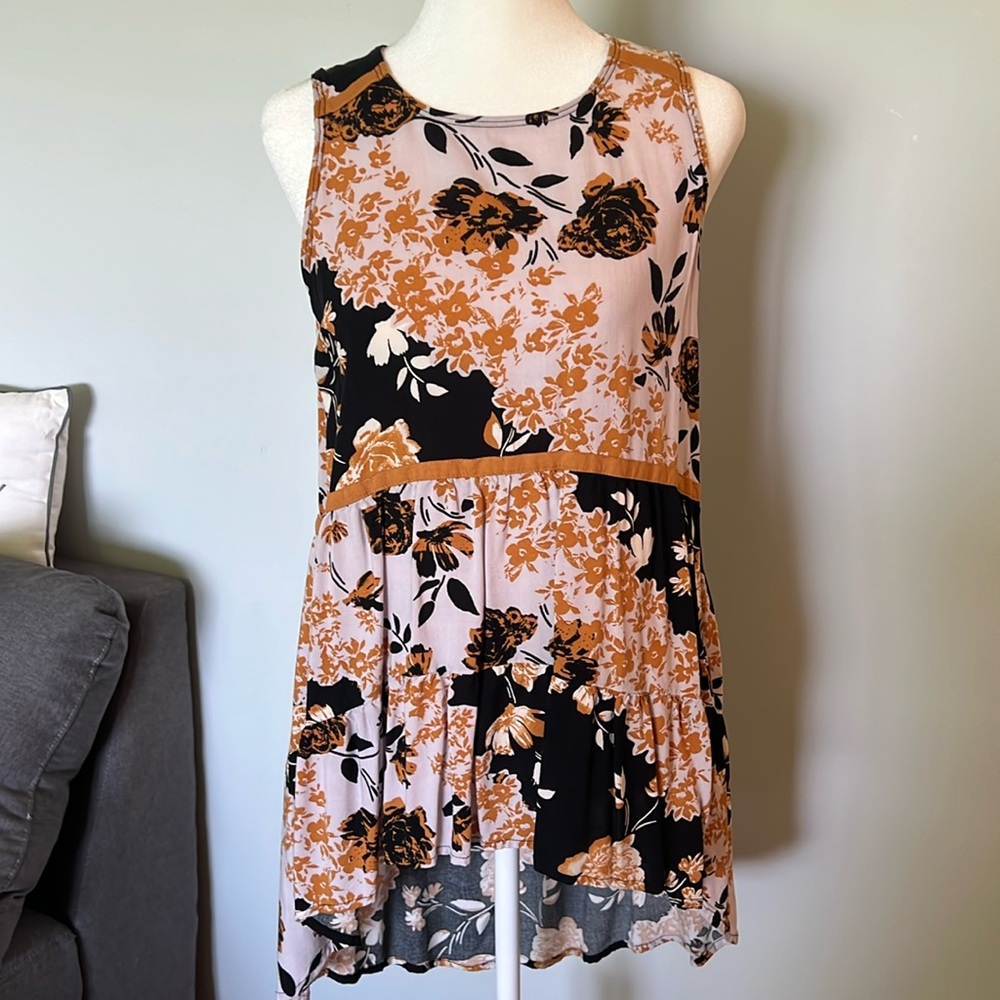 Maurices XSmall Floral Sleeveless High-Low Top
